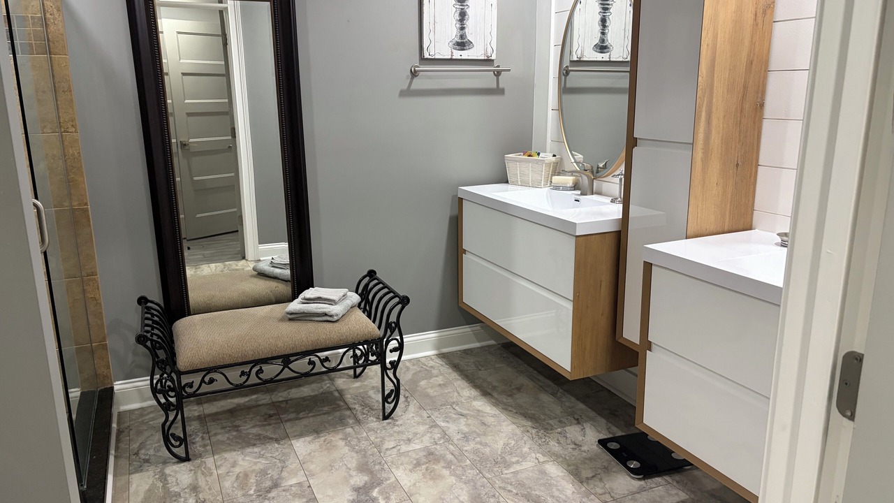 Photo of Bathroom in Hillview
