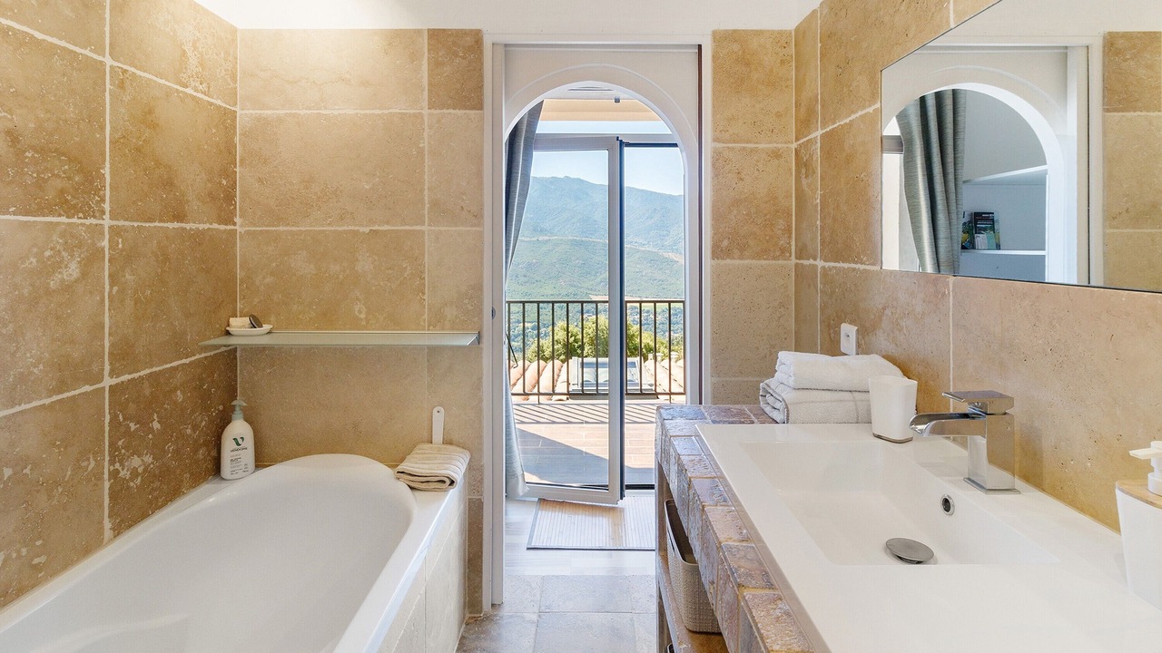 Photo of Bathroom in Tavaco