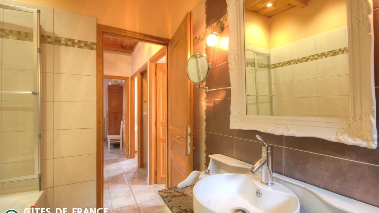 Photo of Bathroom in Levie