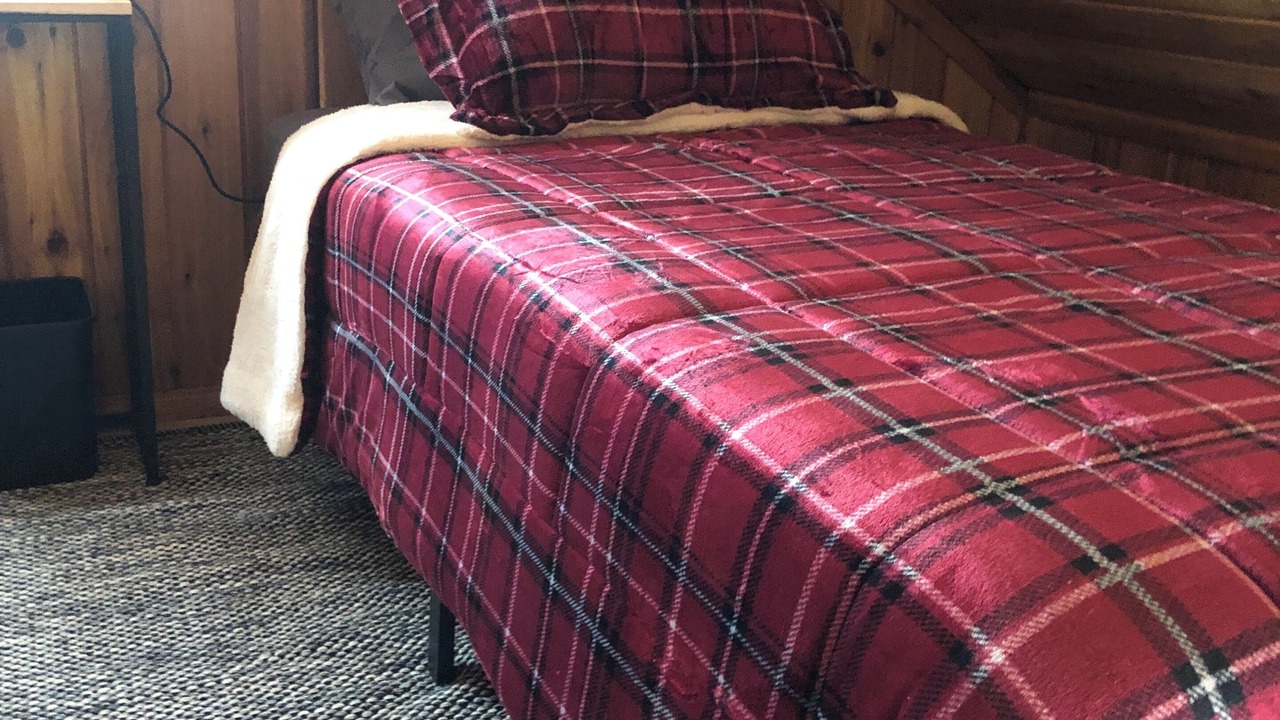 Photo of Bedroom in Ahsahka