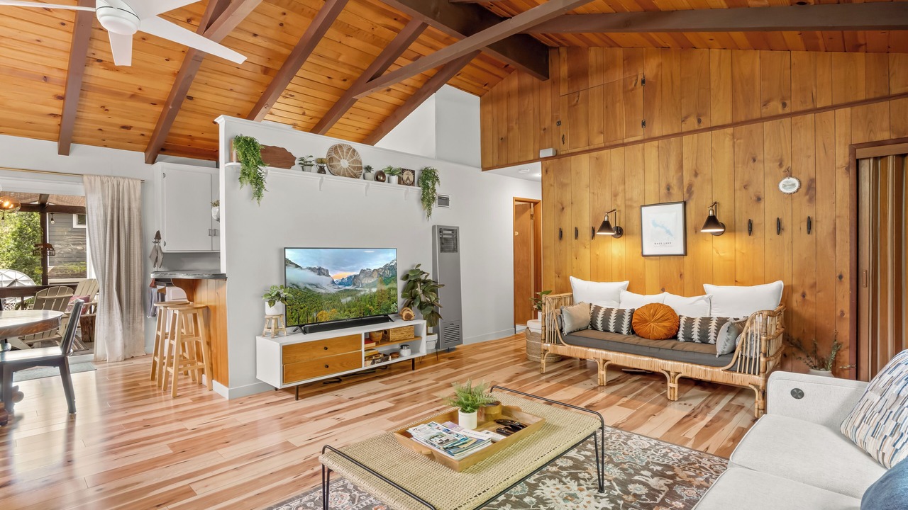 Photo of Livingroom in Bass Lake