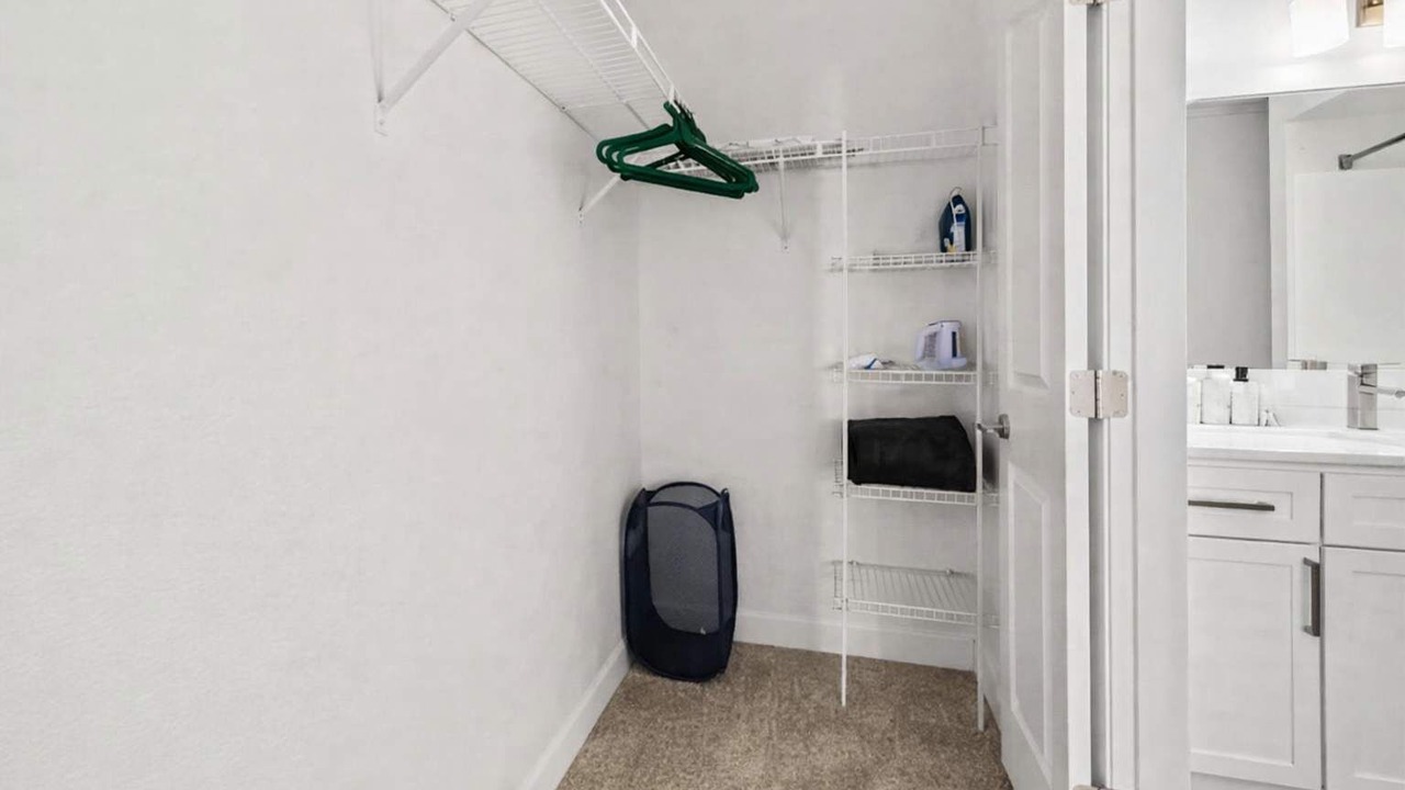 Photo of Bedroom in McDowell Mountain Apartments