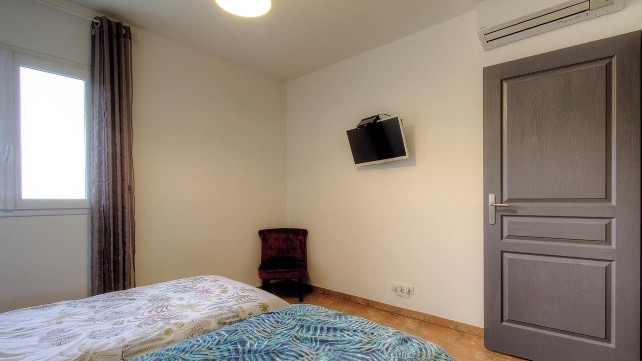 Photo of Bedroom in Farinole