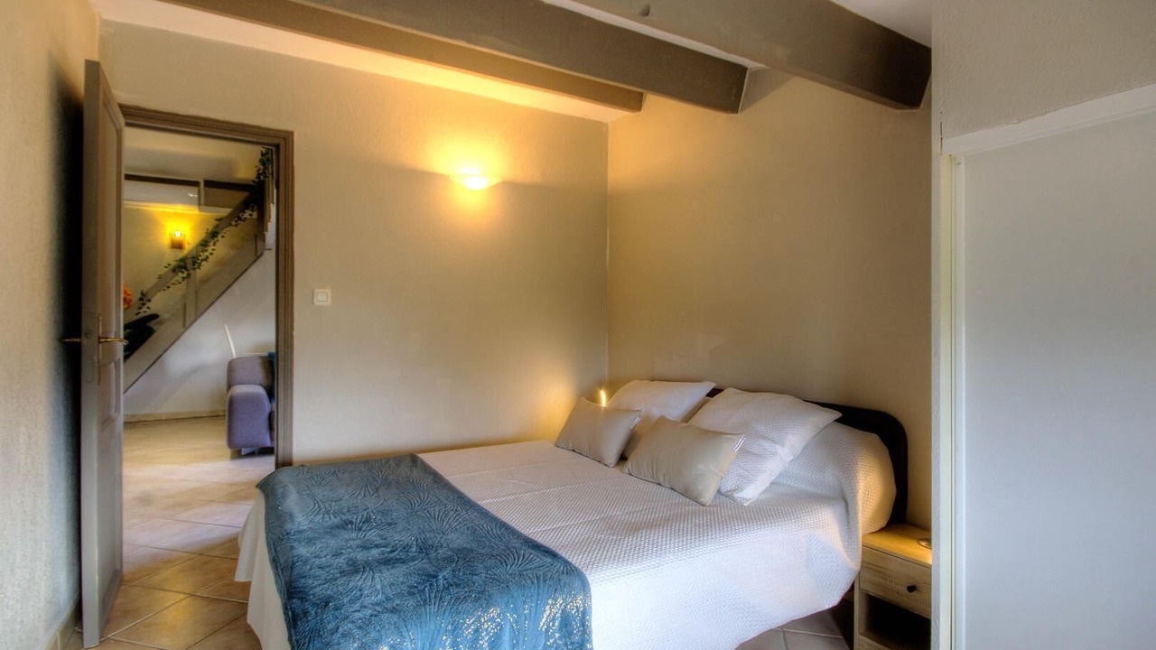 Photo of Bedroom in Farinole