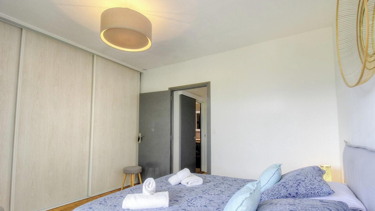 Photo of Bedroom in Pietra Long Salvini