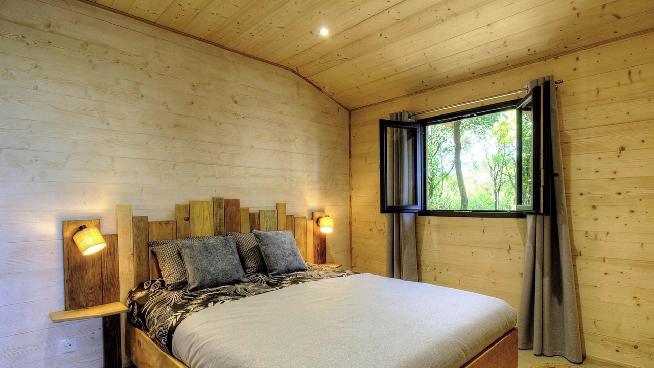 Photo of Bedroom in Prunelli-di-Fiumorbo