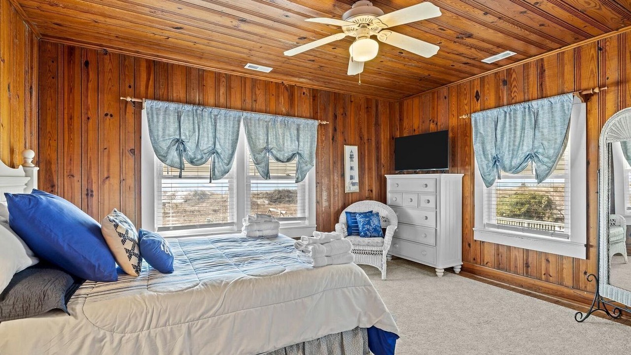 Photo of Bedroom in Atlantic Beach