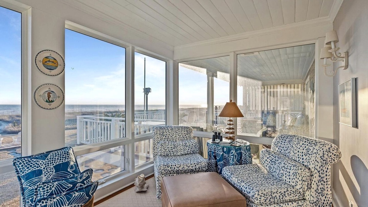 Photo of Livingroom in Atlantic Beach