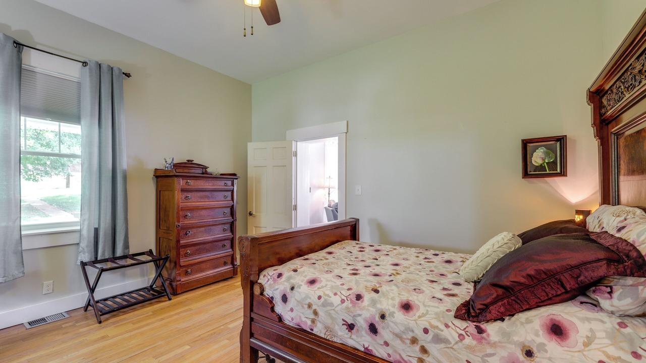Photo of Bedroom in New Trenton