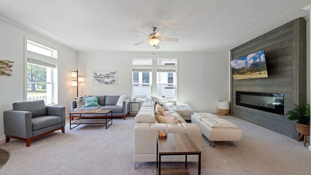 Photo of Livingroom in Port Clinton