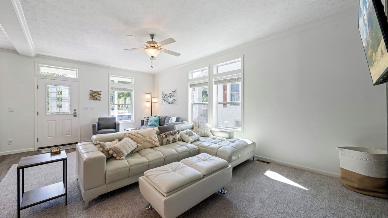 Photo of Livingroom in Port Clinton