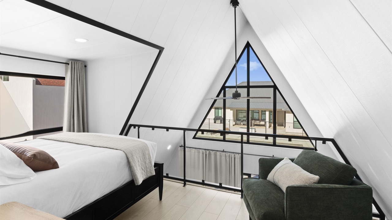Photo of Bedroom in Hurricane