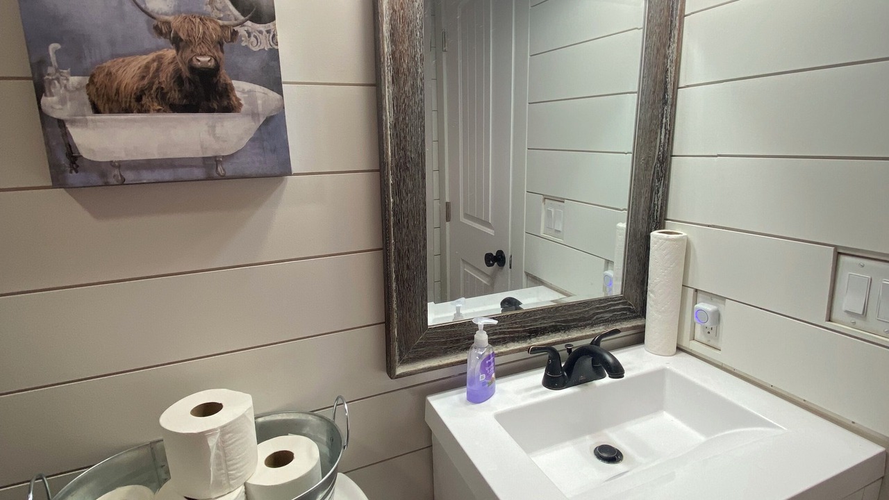 Photo of Bathroom in Lynndyl