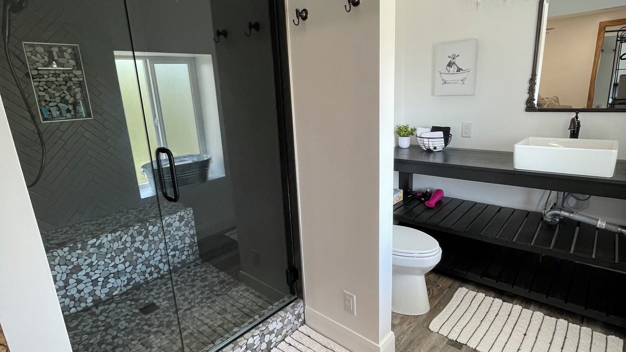 Photo of Bathroom in Lynndyl