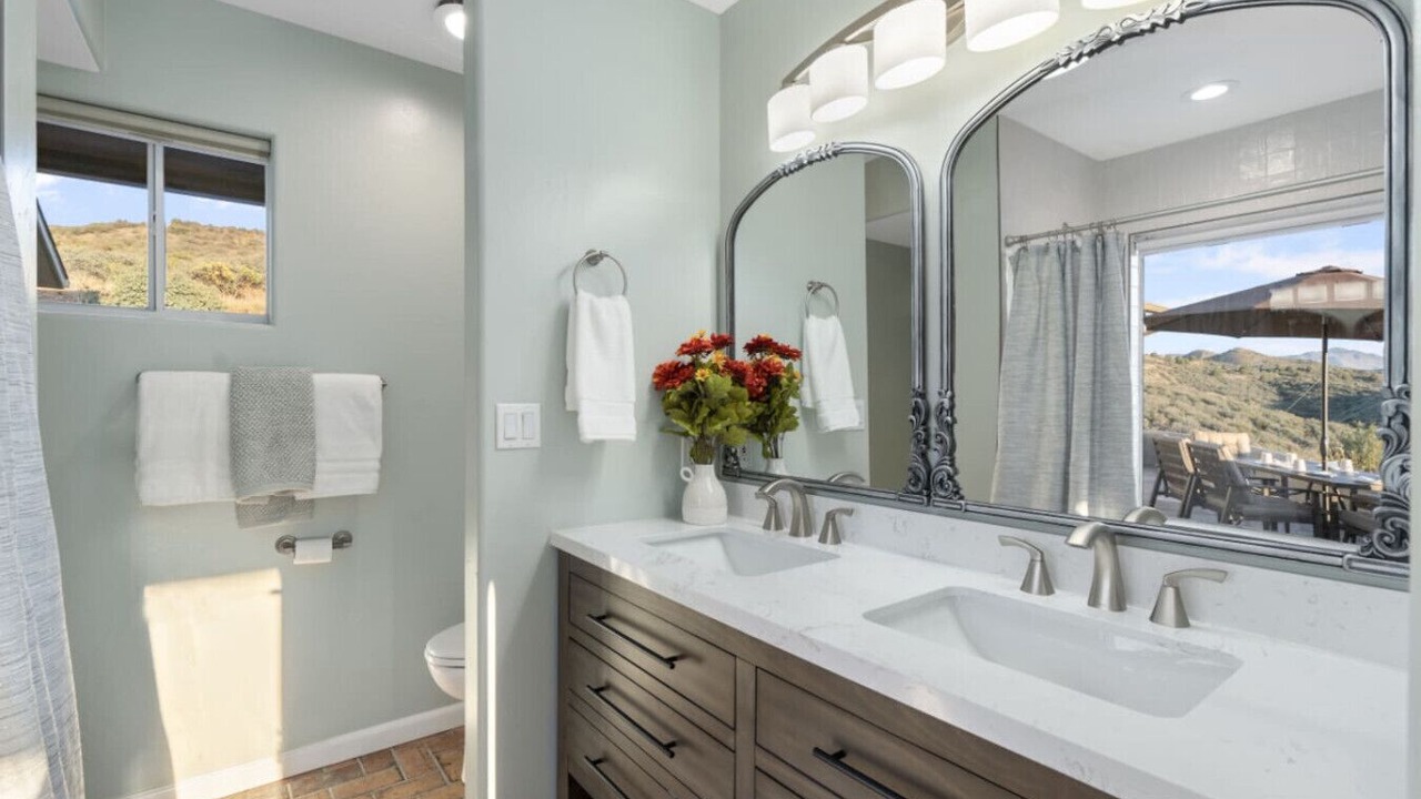 Photo of Bathroom in Dewey-Humboldt