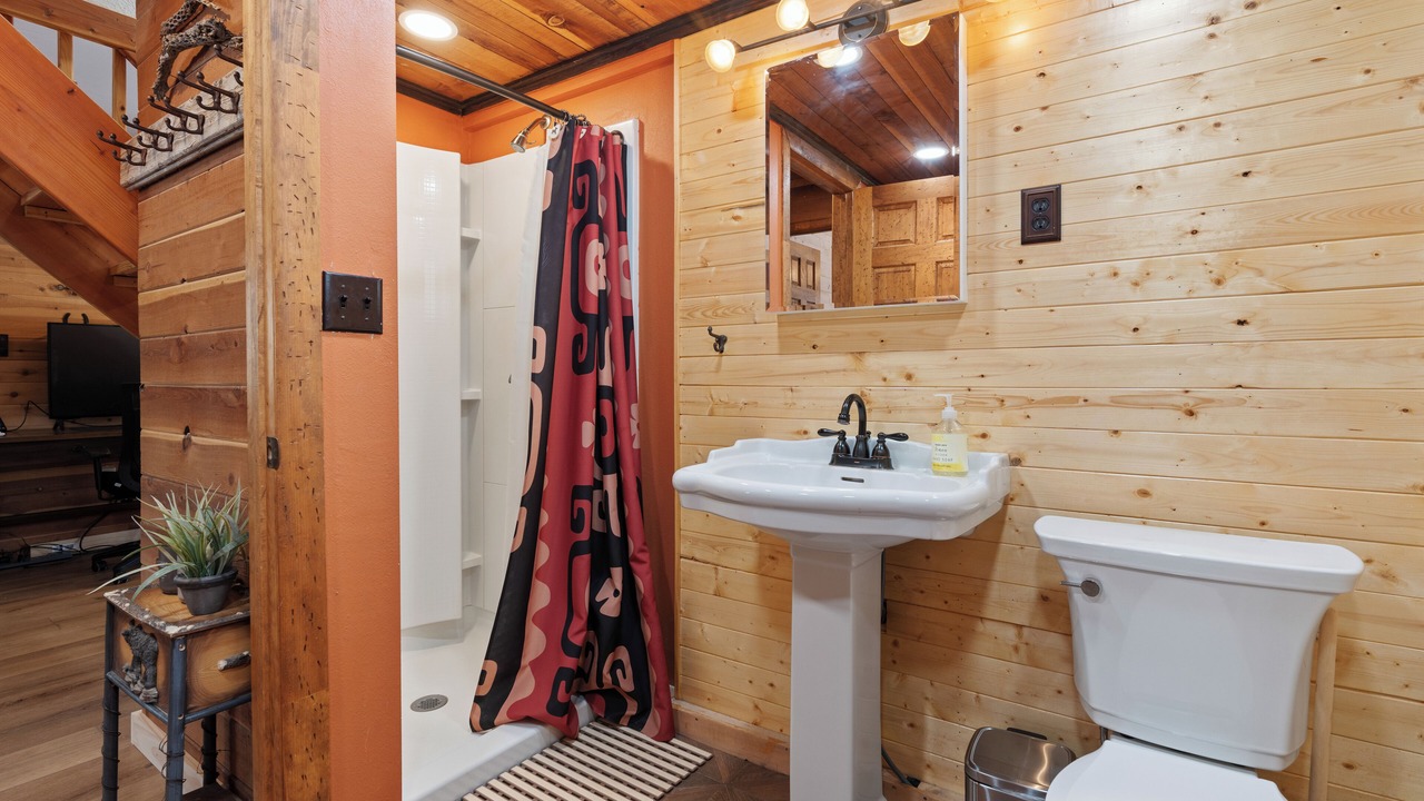 Photo of Bathroom in Meadow View Heights