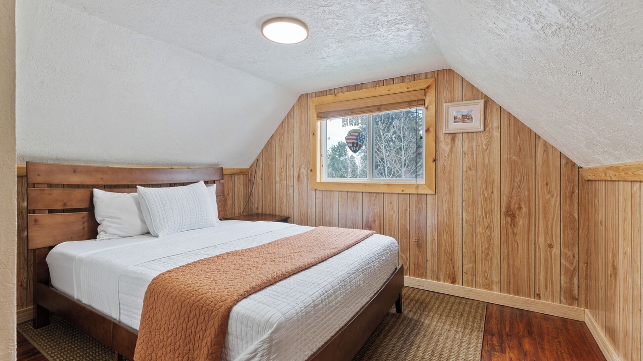 Photo of Bedroom in Meadow View Heights