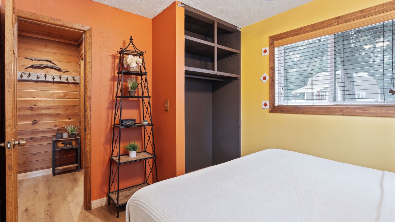 Photo of Bedroom in Meadow View Heights