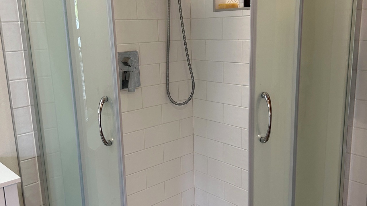 Photo of Bathroom in Elk