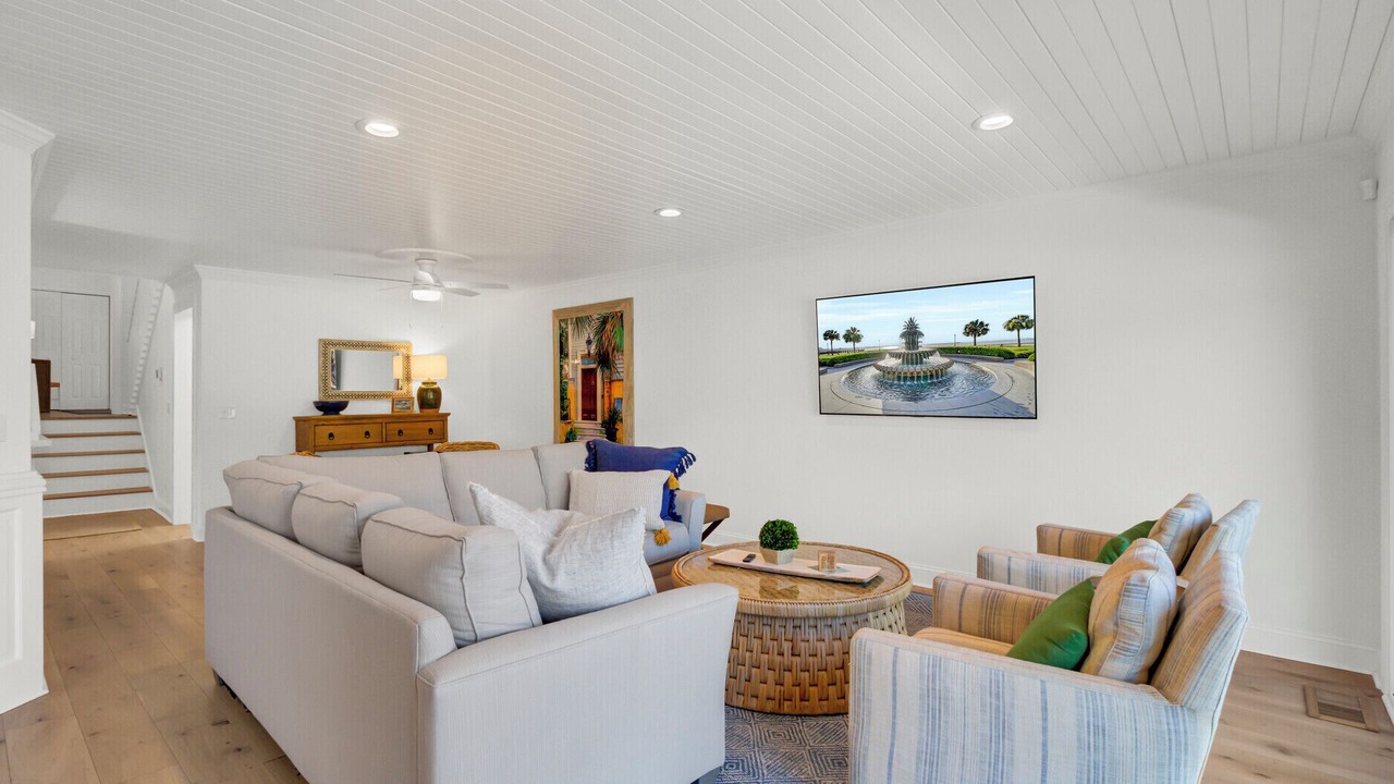 Photo of Livingroom in Twin Oaks