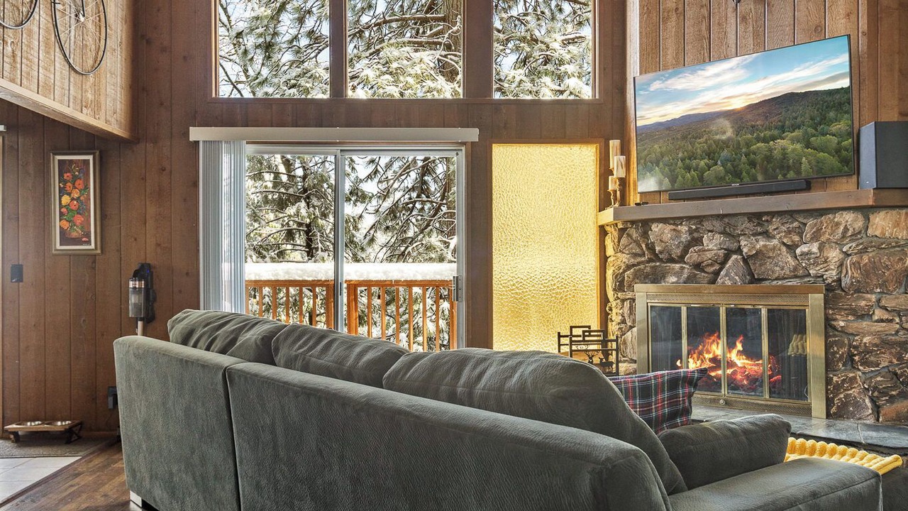 Photo of Livingroom in Blue Jay