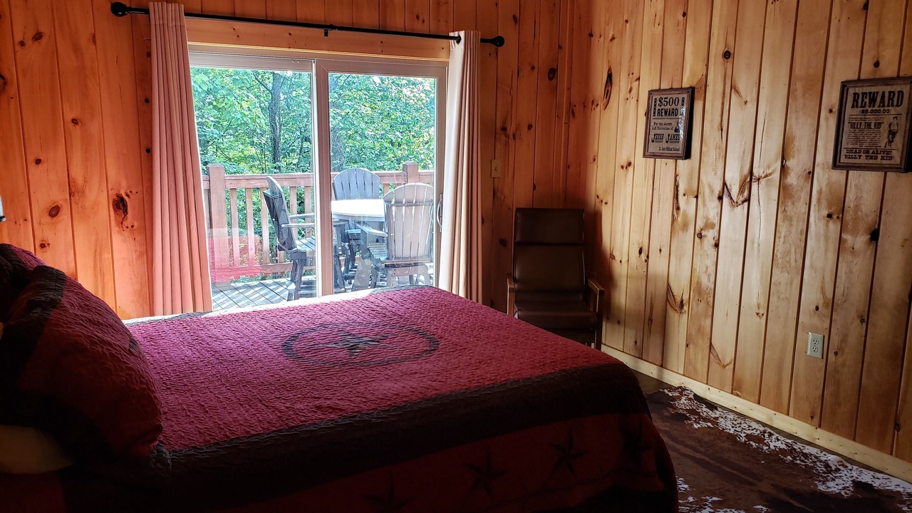 Photo of Bedroom in Frenchburg