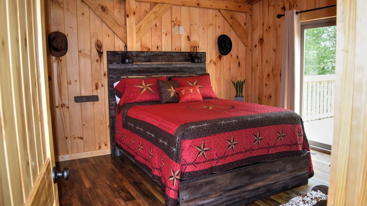 Photo of Bedroom in Frenchburg