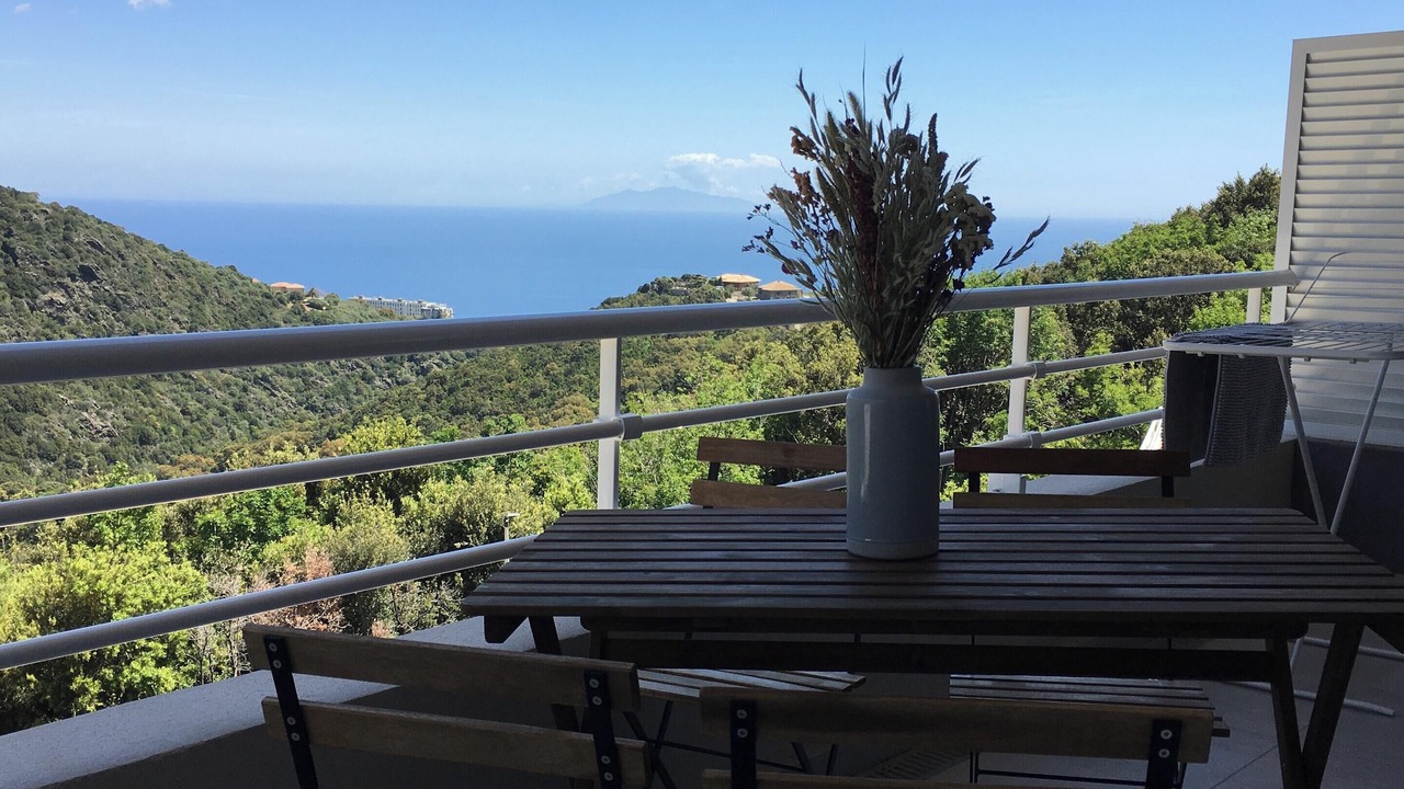 Photo of Patio Balcony in Ville-di-Pietrabugno