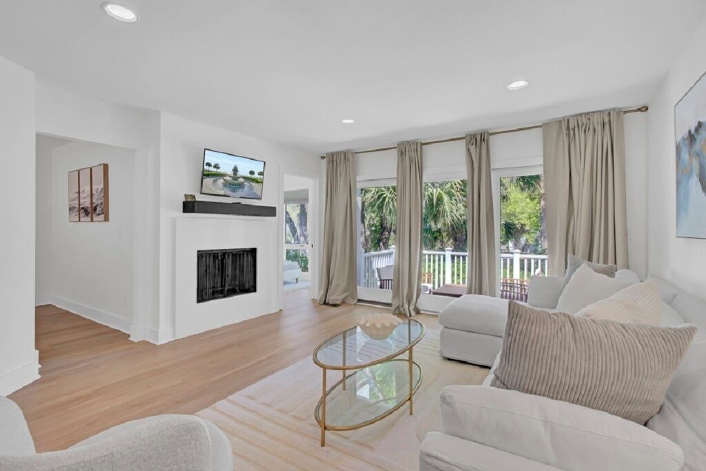 Photo of Livingroom in Twin Oaks