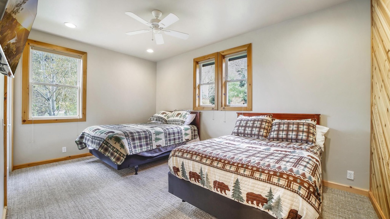 Photo of Bedroom in Pine
