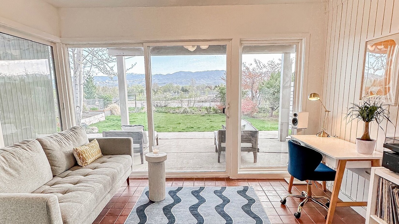 Photo of Livingroom in Hillcrest