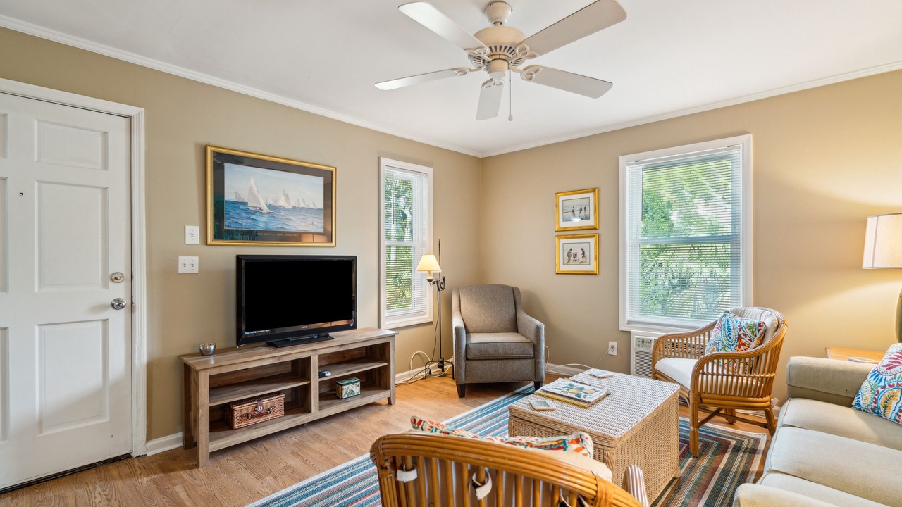 Photo of Livingroom in Sullivan's Island