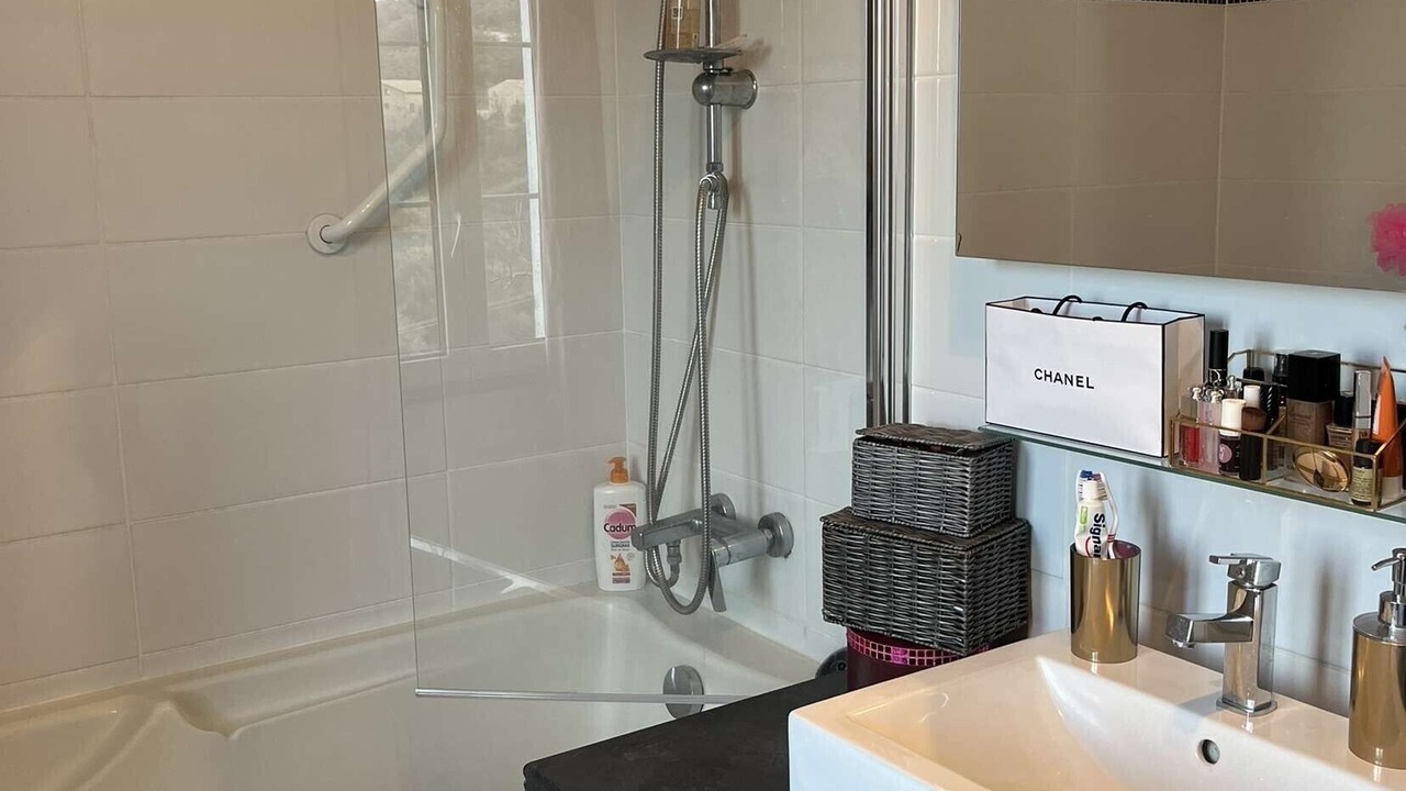 Photo of Bathroom in Ville-di-Paraso