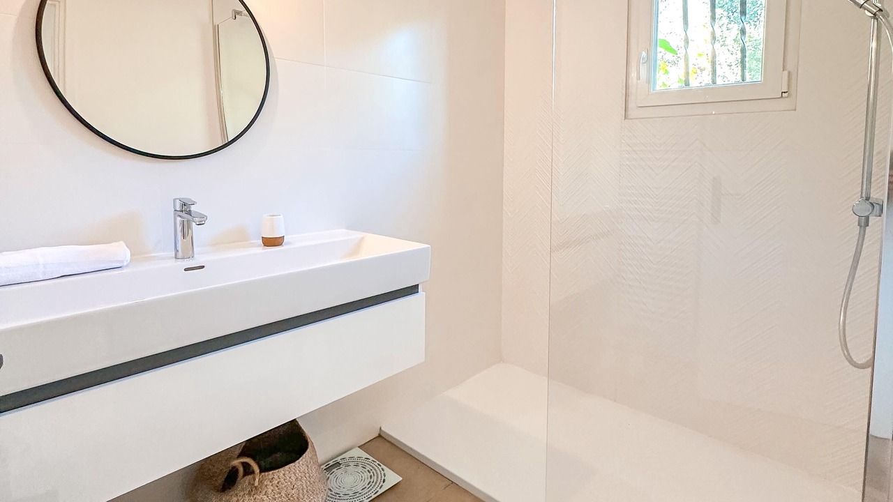 Photo of Bathroom in Cirendinu