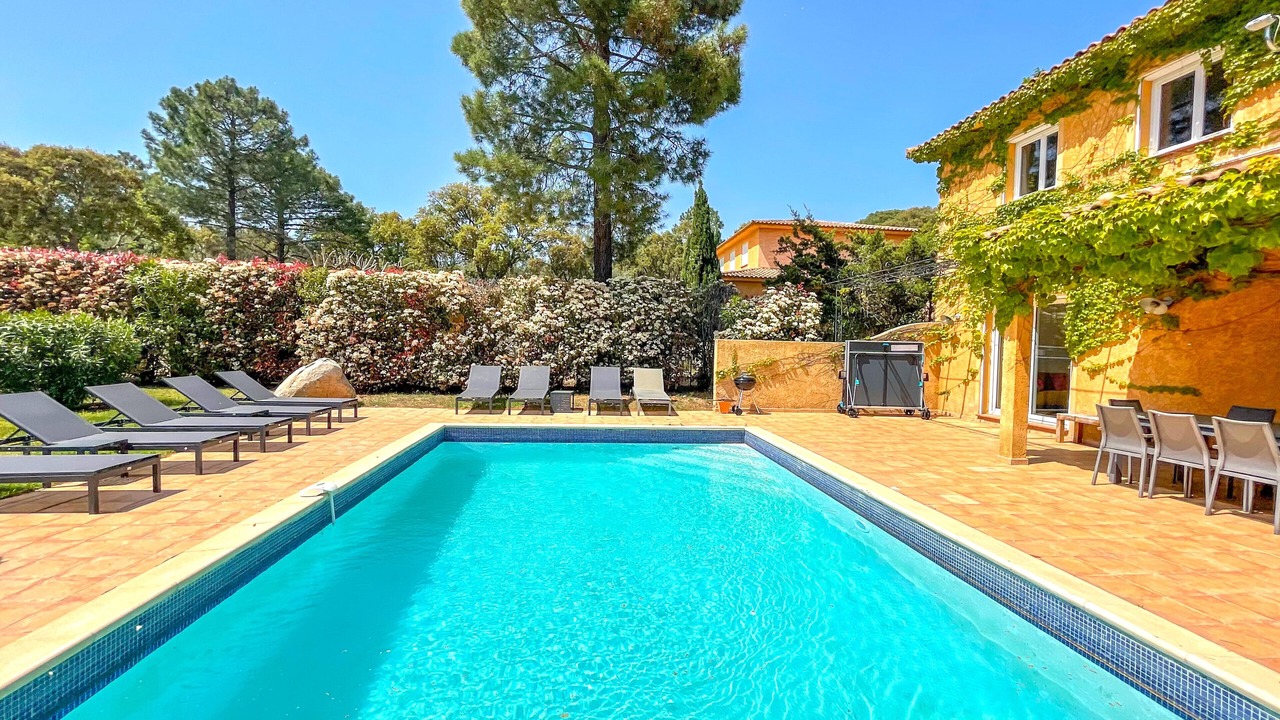 Photo of Outdoor in Cirendinu