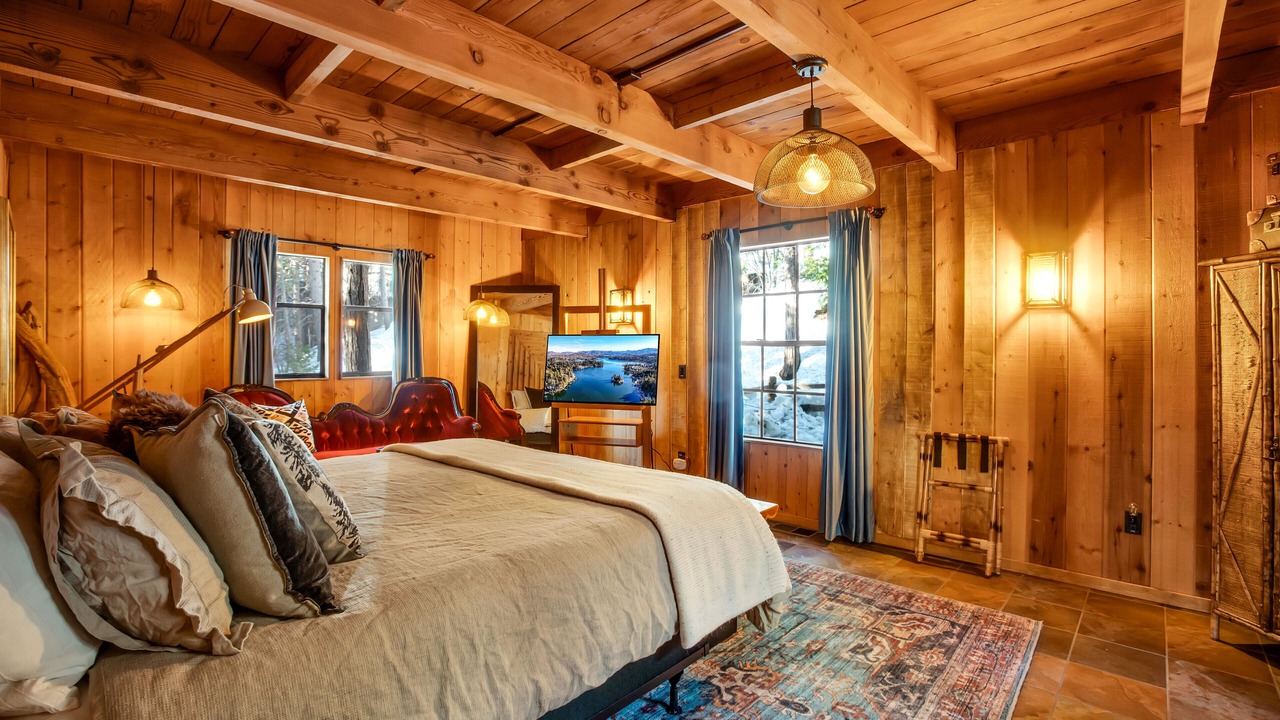 Photo of Bedroom in Blue Jay