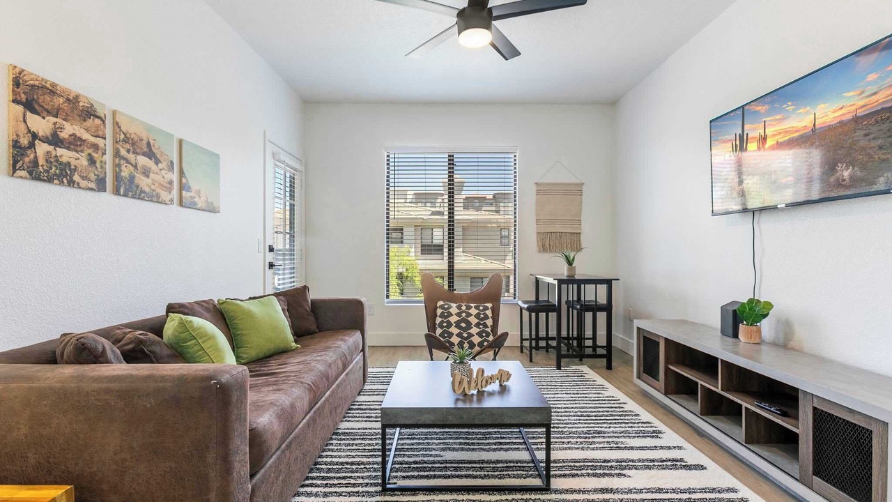 Photo of Livingroom in Desert Paradise Estates