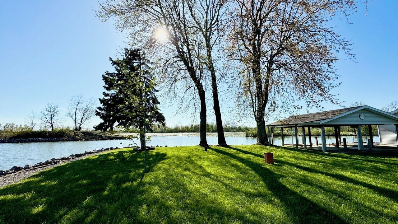 Photo of Outdoor in Lakeview