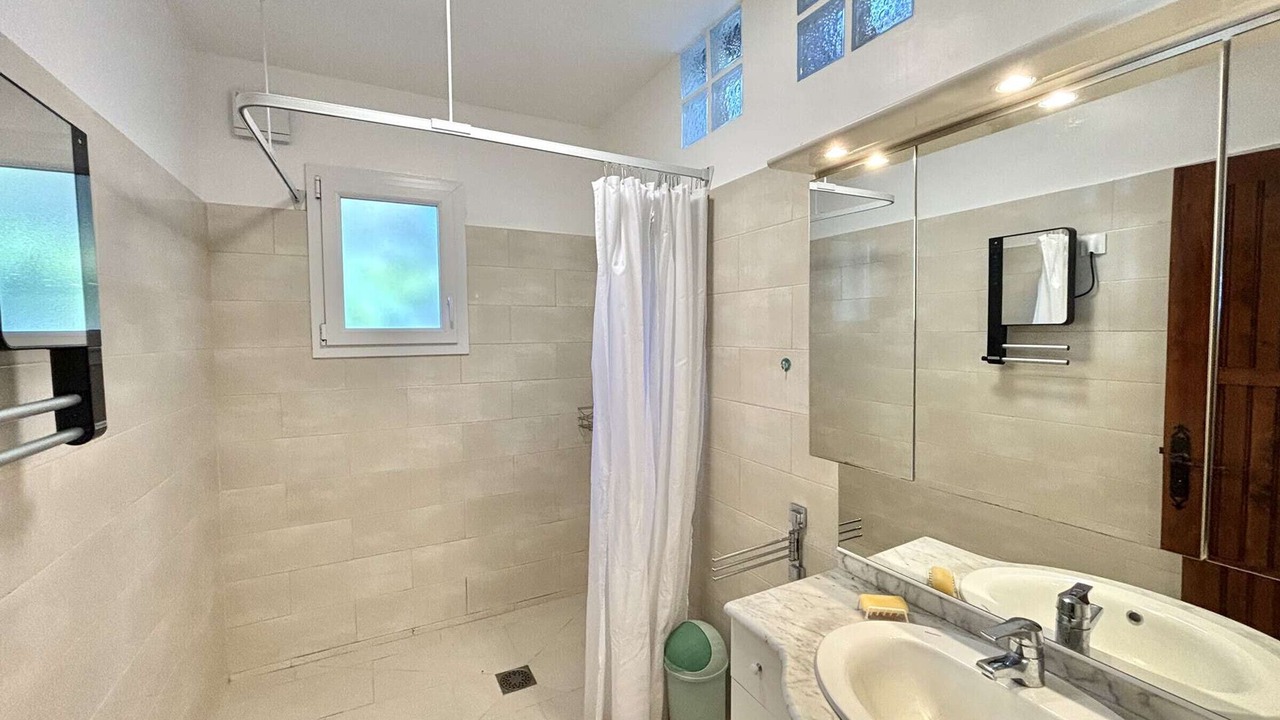 Photo of Bathroom in Residences du Golfe de Lava
