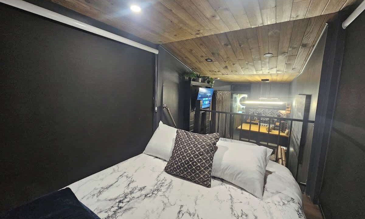 Photo of Bedroom in Meadview
