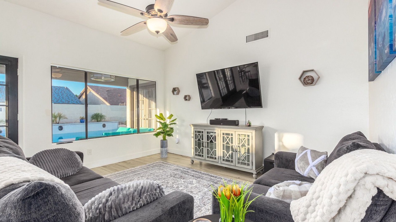 Photo of Livingroom in Alta Mesa Community Association