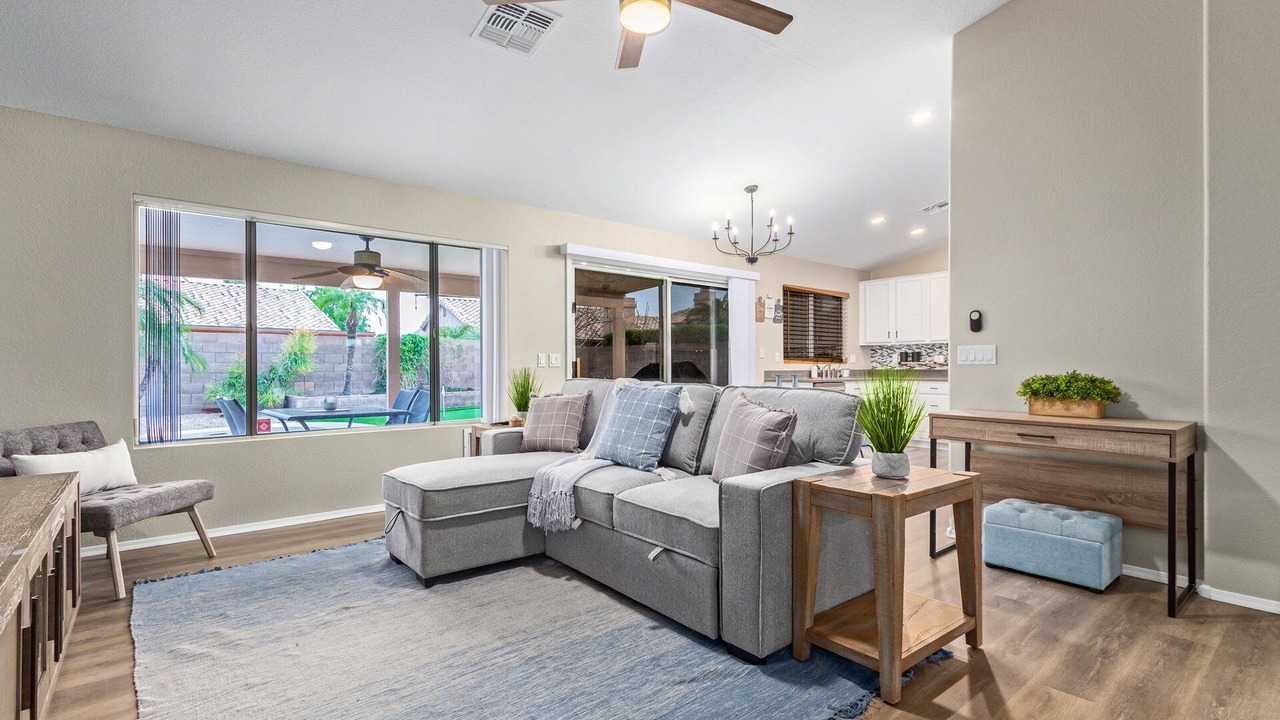 Photo of Livingroom in East Mesa