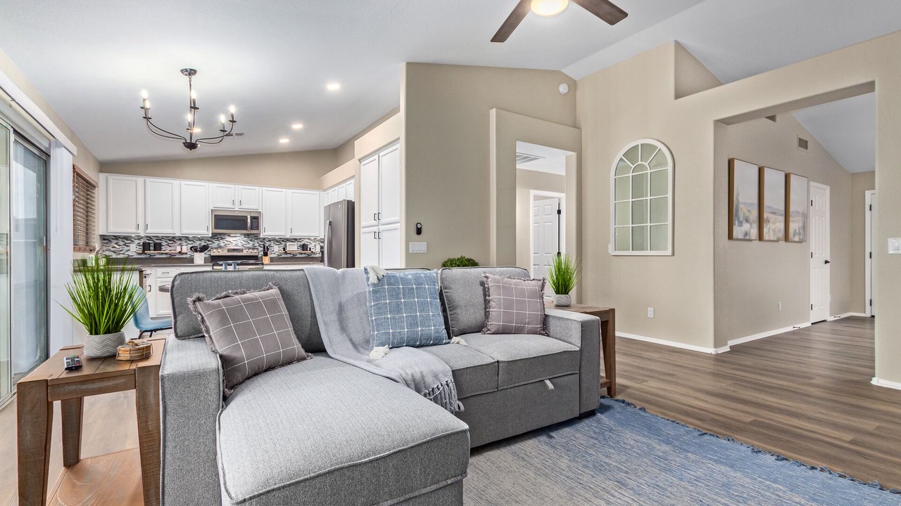 Photo of Livingroom in East Mesa