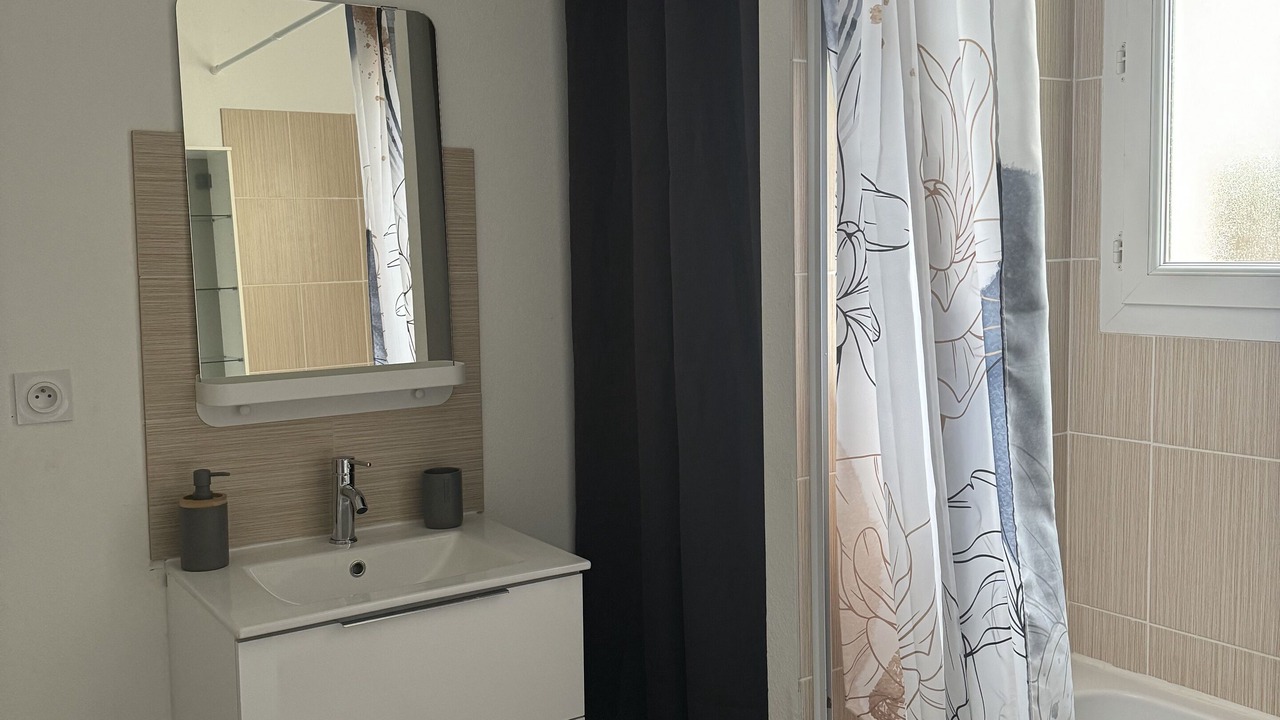 Photo of Bathroom in Prunete