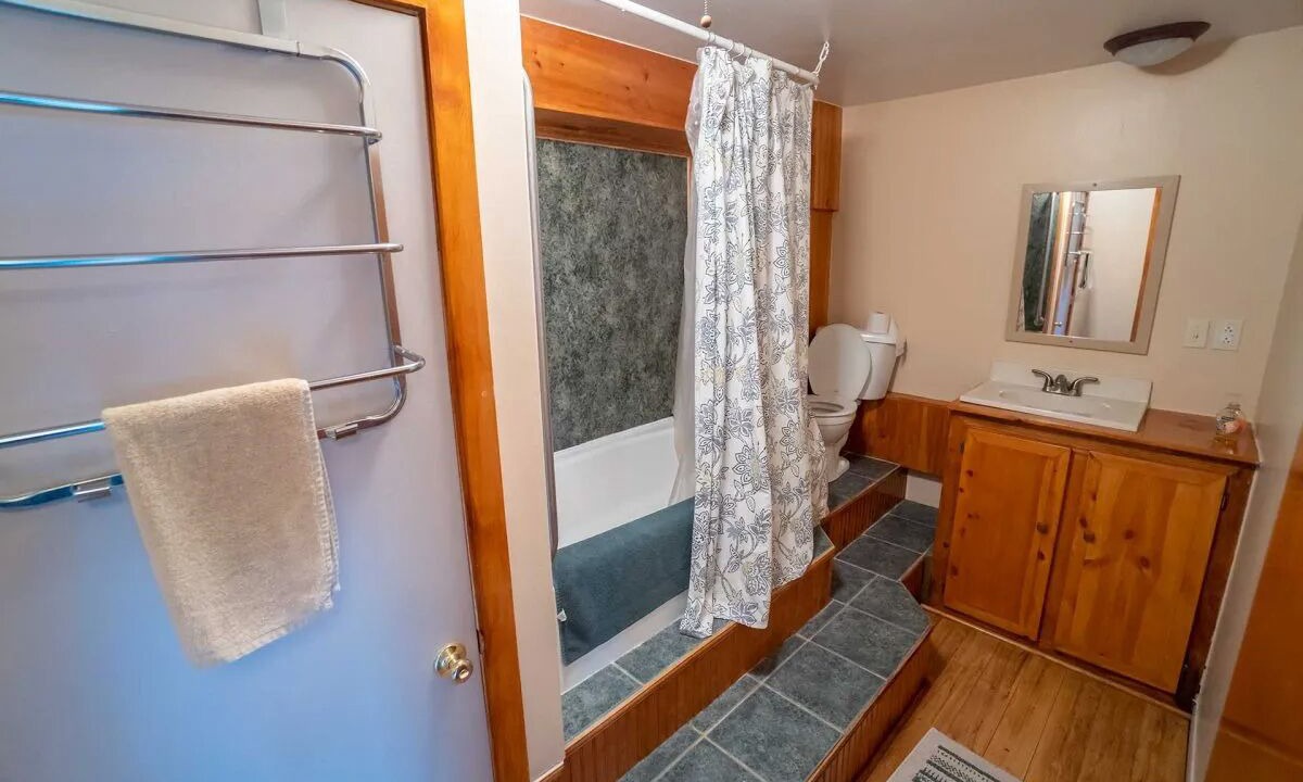 Photo of Bathroom in Kelleys Island