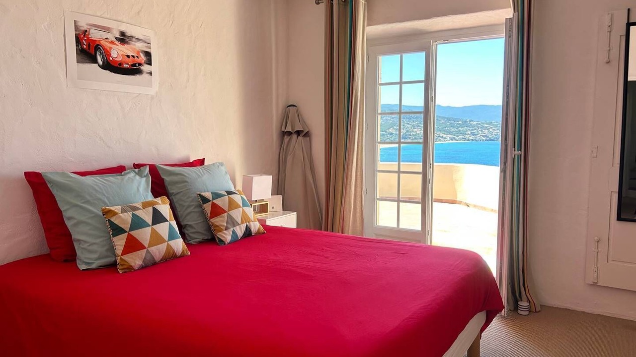 Photo of Bedroom in Porticcio