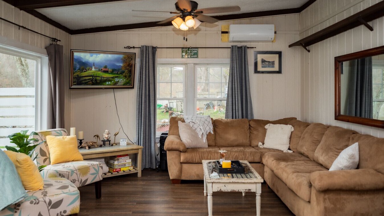 Photo of Livingroom in Martinsville