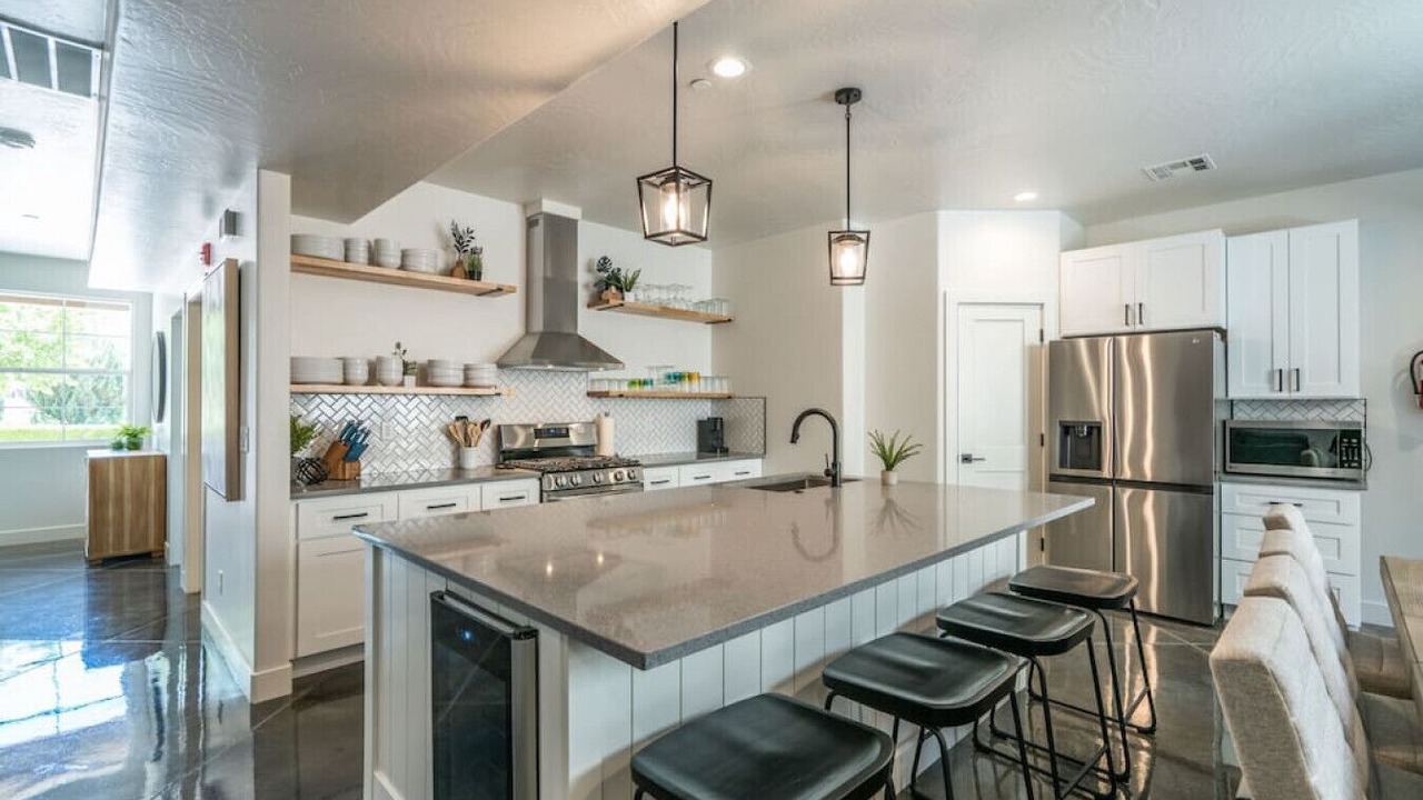 Photo of Kitchen in Hurricane