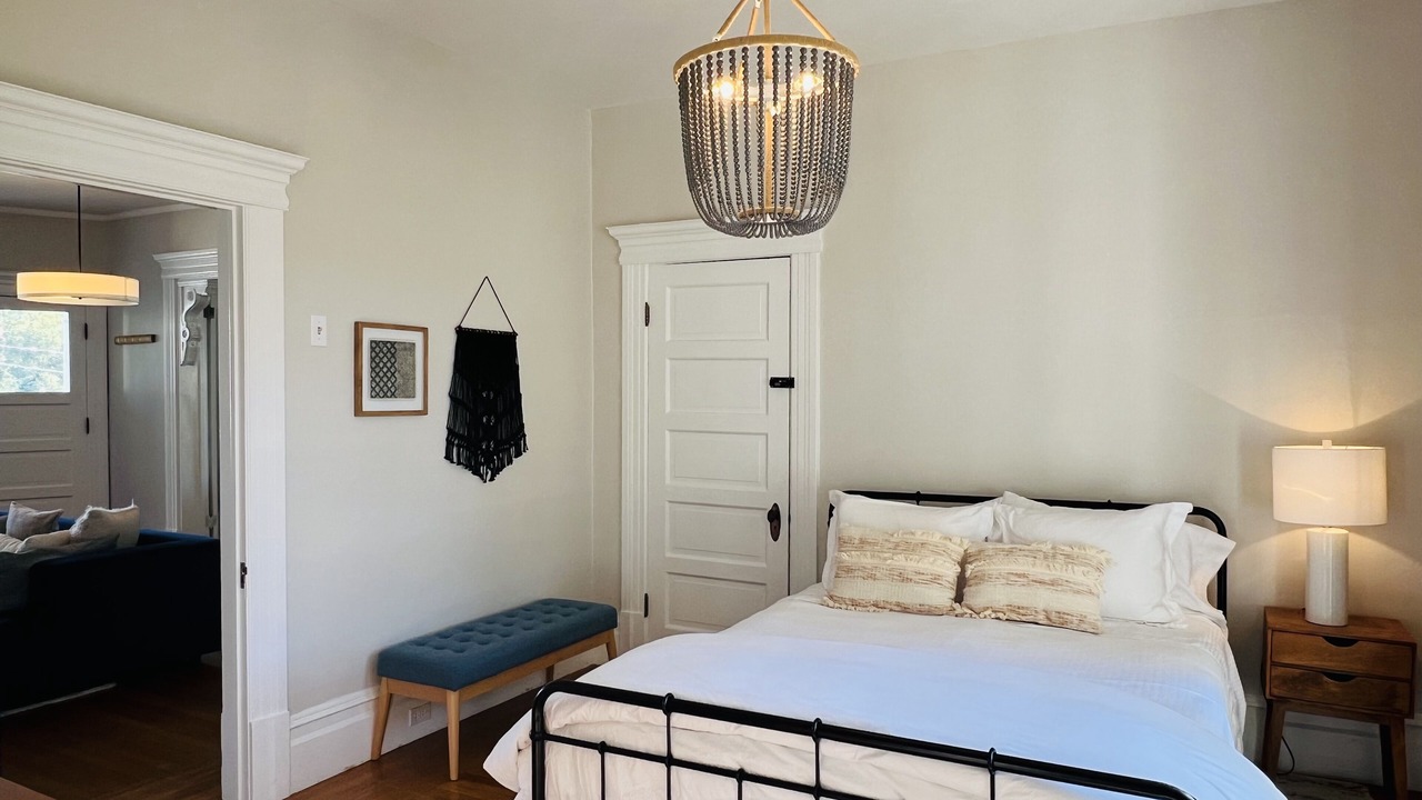 Photo of Bedroom in Cloverdale