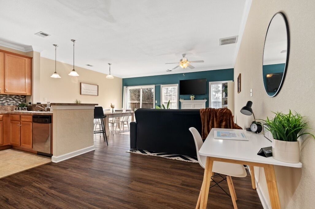 Photo of Livingroom in Northeast Virginia Beach